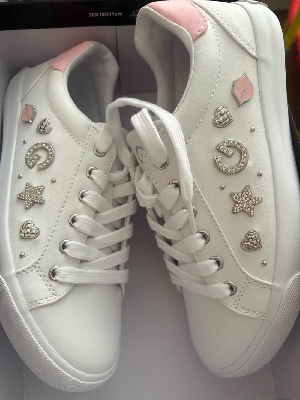Guess GBG Los Angeles Bling Tennis Shoes NWT.size 6 1/2